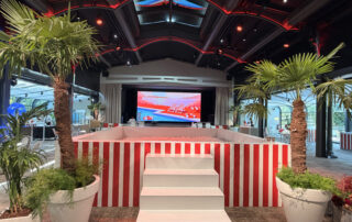 piscine à balles géante pour une soirée festive
